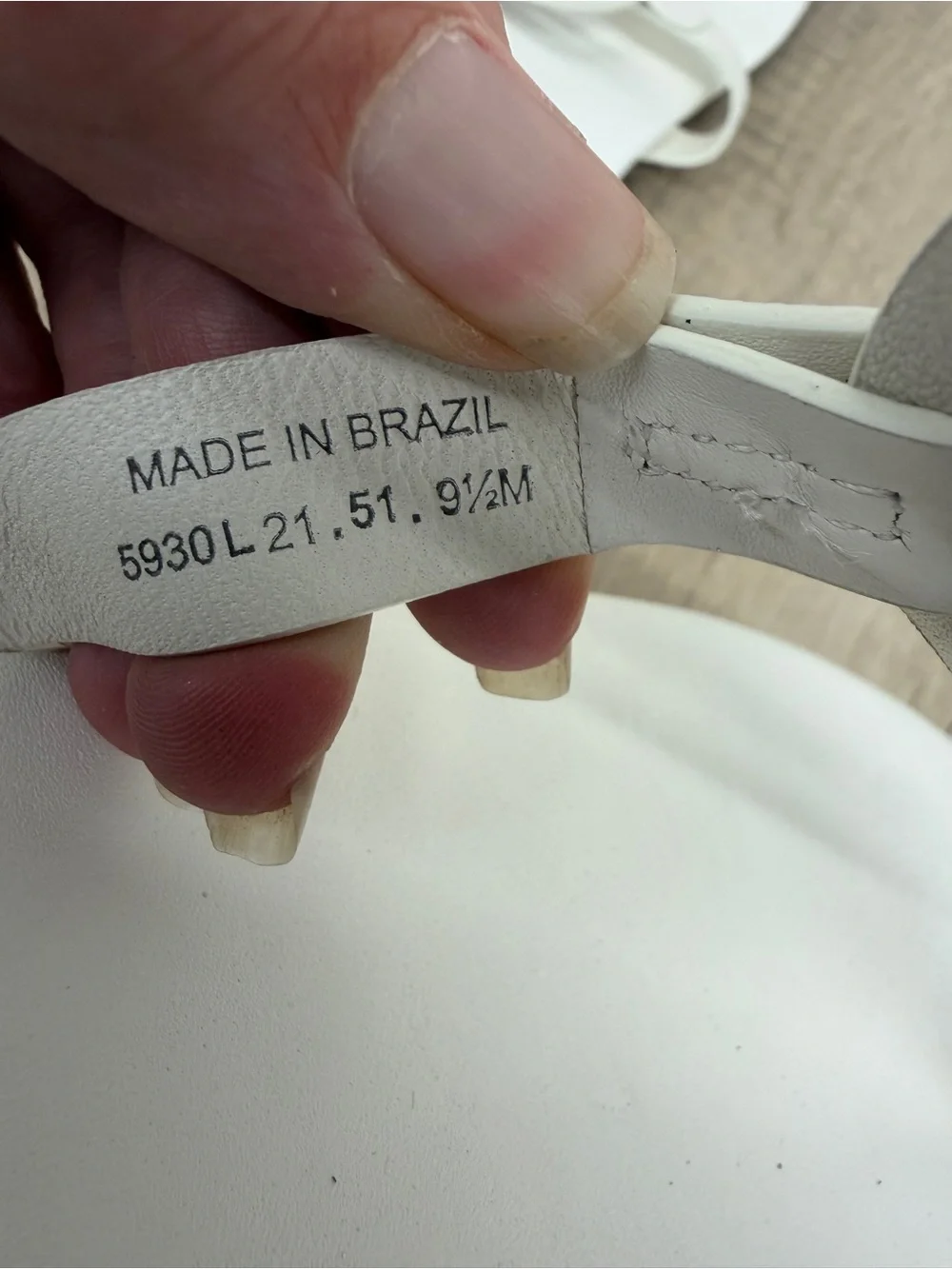 Tory Burch White Logo Miller Thong Sandals - Picture 6 of 7